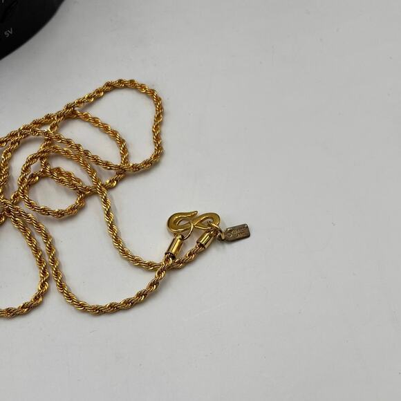 Kenneth Jay Lane Green 22K Gold
Electroplated Green Bead Resin Tasseled Necklace - Picture 7 of 8